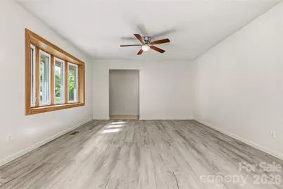 123 Castleton Lane, Hendersonville, NC 28791 - Photo 9