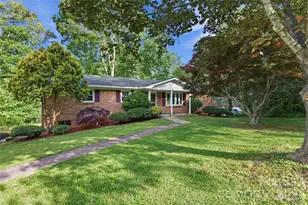 123 Castleton Ln, Hendersonville, NC 28791 - Photo 1
