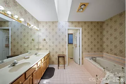 16 Zachary Ridge Road, Asheville, NC 28804 - Photo 23