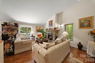 16 Zachary Ridge Rd, Asheville, NC 28804 - Photo 5