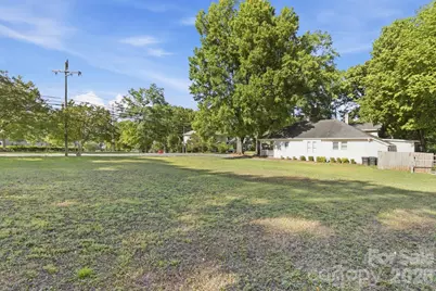 424 W 2nd Avenue, Gastonia, NC 28052 - Photo 13