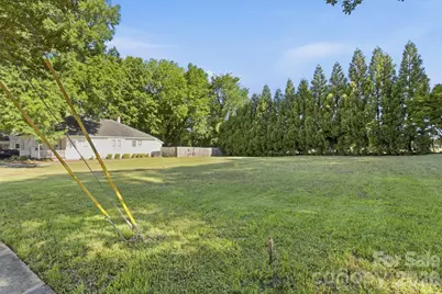 424 W 2nd Avenue, Gastonia, NC 28052 - Photo 9