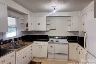 45 Briggs Rd, Asheville, NC 28805 - Photo 5