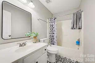 13403 Willow Falls Rd, Charlotte, NC 28215 - Photo 21