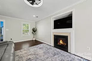 13403 Willow Falls Rd, Charlotte, NC 28215 - Photo 7