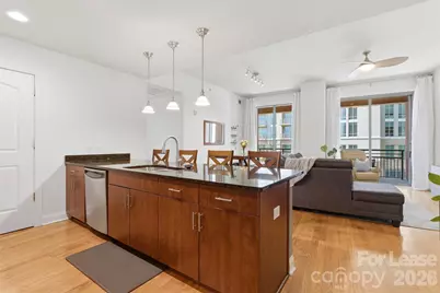 701 Royal Court Court #601, Charlotte, NC 28202 - Photo 3
