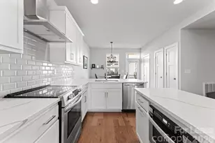 2310 Elizabeth Ml Pl, Charlotte, NC 28208 - Photo 3