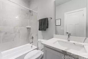 2310 Elizabeth Ml Pl, Charlotte, NC 28208 - Photo 17