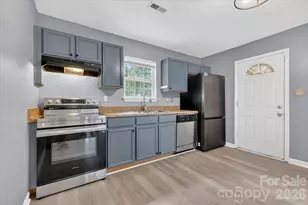 2304 Juniper Dr, Charlotte, NC 28269 - Photo 7