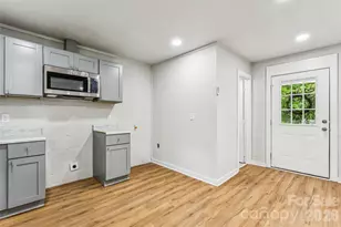1014 N Mountain St, Cherryville, NC 28021 - Photo 5