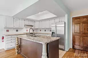317 Robertson St, Burnsville, NC 28714 - Photo 5