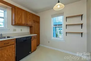 4805 Breakers Ln, Asheville, NC 28806 - Photo 7