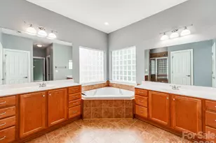13223 Ashley Meadow Dr, Charlotte, NC 28213 - Photo 29