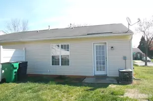 5325 Harris Cove Dr, Charlotte, NC 28269 - Photo 13