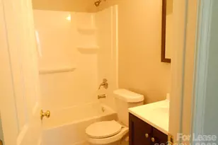 5325 Harris Cove Dr, Charlotte, NC 28269 - Photo 7