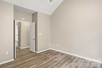 7200 Daerwood Place, Charlotte, NC 28215 - Photo 21
