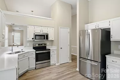 7200 Daerwood Place, Charlotte, NC 28215 - Photo 17