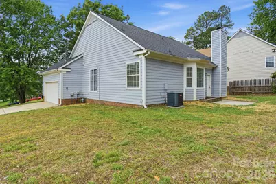 7200 Daerwood Place, Charlotte, NC 28215 - Photo 31