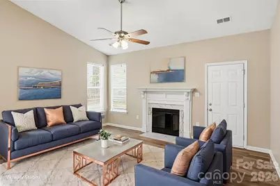 7200 Daerwood Place, Charlotte, NC 28215 - Photo 5