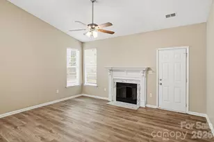 7200 Daerwood Pl, Charlotte, NC 28215 - Photo 13