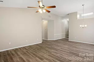 7200 Daerwood Pl, Charlotte, NC 28215 - Photo 15