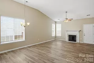 7200 Daerwood Pl, Charlotte, NC 28215 - Photo 11