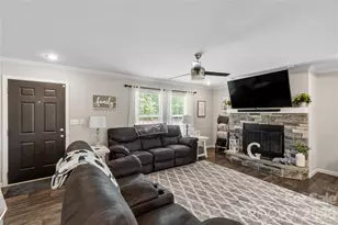412 Mullinax Cir, Blacksburg, SC 29702 - Photo 5