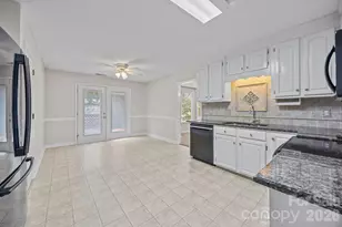 11331 Mendora Dr, Charlotte, NC 28215 - Photo 17