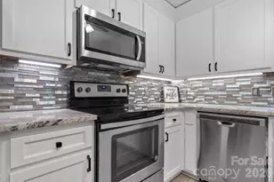 3840 Cherry Grove Dr, Hickory, NC 28602 - Photo 17