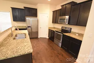 7226 Agava Ln, Charlotte, NC 28215 - Photo 5