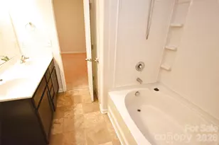 7226 Agava Ln, Charlotte, NC 28215 - Photo 7
