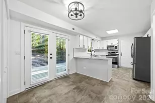 405 Leighton Ct, Matthews, NC 28105 - Photo 7