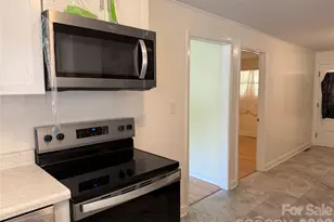 2012 N Deal Ave, Newton, NC 28658 - Photo 9