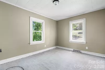 722 E F Street, Newton, NC 28658 - Photo 9