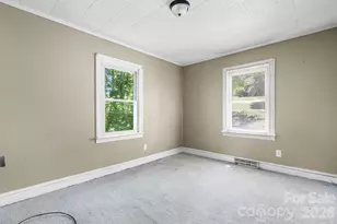 722 E F St, Newton, NC 28658 - Photo 9