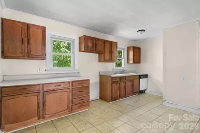 722 E F Street, Newton, NC 28658 - Photo 7