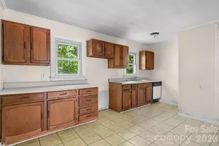 722 E F St, Newton, NC 28658 - Photo 7