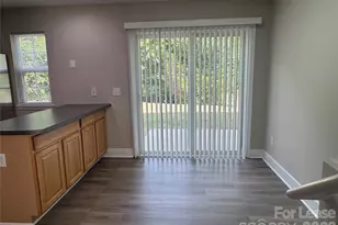 3251 Blythe Ridge Ct, Charlotte, NC 28213 - Photo 7