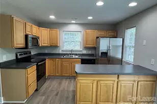 3251 Blythe Ridge Ct, Charlotte, NC 28213 - Photo 5