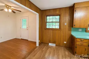 406 E L St, Newton, NC 28658 - Photo 9