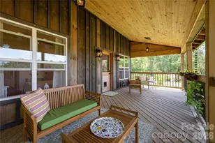 18 N Bear Vw Dr, Hendersonville, NC 28792 - Photo 17
