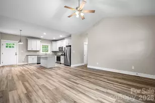 1700 Ivey Ct, Maiden, NC 28650 - Photo 3