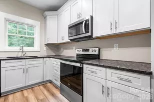 1700 Ivey Ct, Maiden, NC 28650 - Photo 7