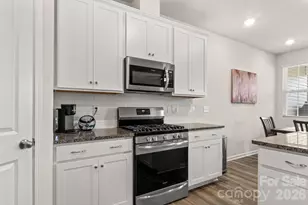 14136 Castle Nook Dr, Charlotte, NC 28273 - Photo 7