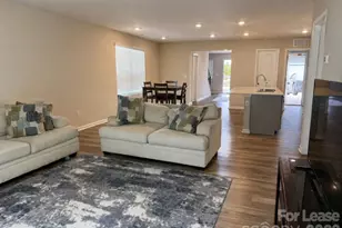 10227 Chatham Run Ln, Charlotte, NC 28262 - Photo 7