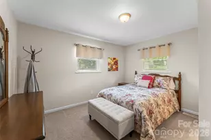 1573 11th St NW, Hickory, NC 28601 - Photo 9