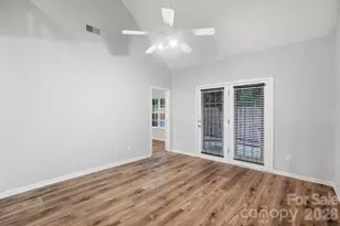 9904 Birch Knoll Ct, Charlotte, NC 28213 - Photo 9