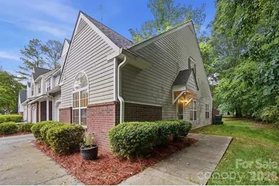 9904 Birch Knoll Court, Charlotte, NC 28213 - Photo 3