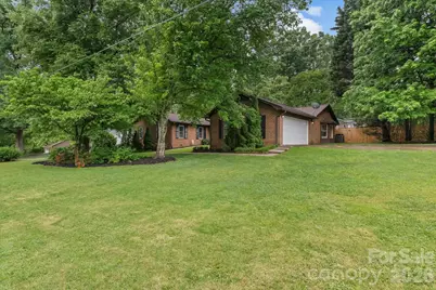 300 Brookmeade Drive, Statesville, NC 28625 - Photo 3