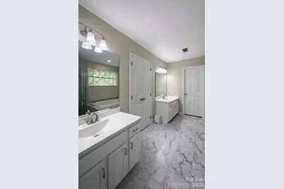 7531 Woodknoll Drive, Charlotte, NC 28217 - Photo 15